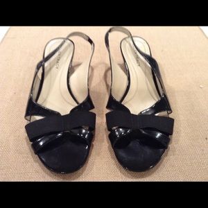 Ellen Tracy patent leather strap sandals